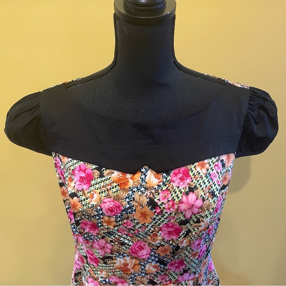 NWT - H & R Dress - Picture 3 of 8